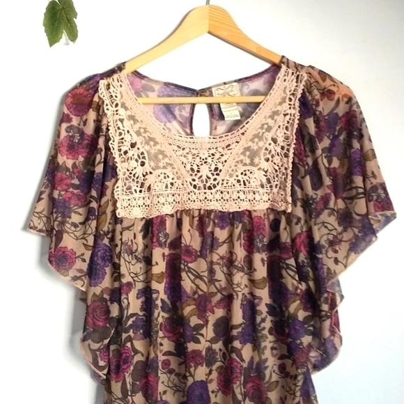 Eyelash Flutter Sleeve Lace Floral Blouse Size Small - Picture 2 of 4